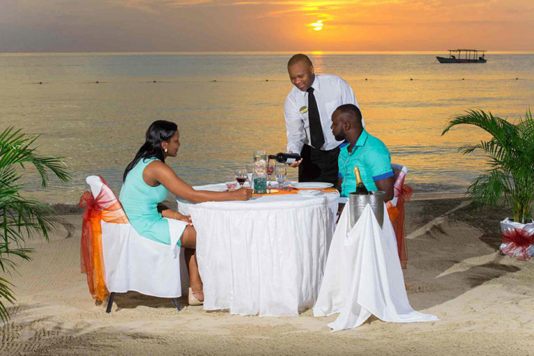 Private dinner by the sea